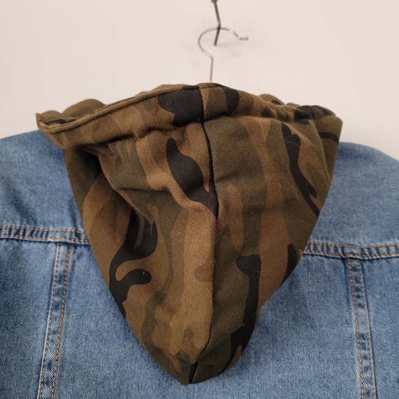 AMERICAN BAZI Denim Button Up Camouflage Pattern Hooded Jean Jacket - Picture 5 of 9